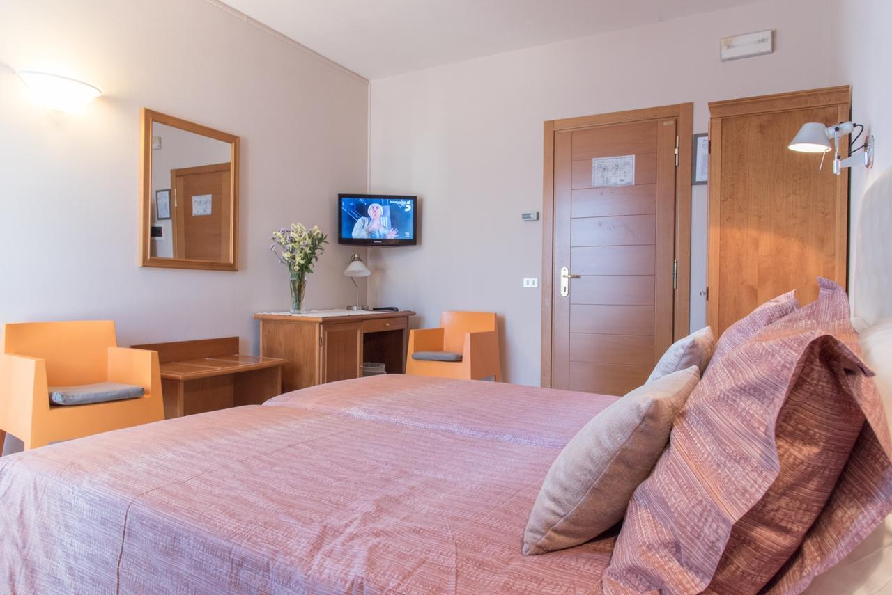 Hotel Antica Stallera 카노비오 외부 사진