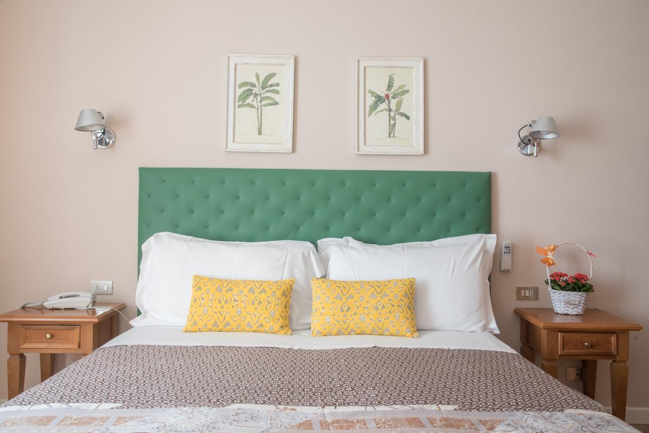 Hotel Antica Stallera 카노비오 외부 사진